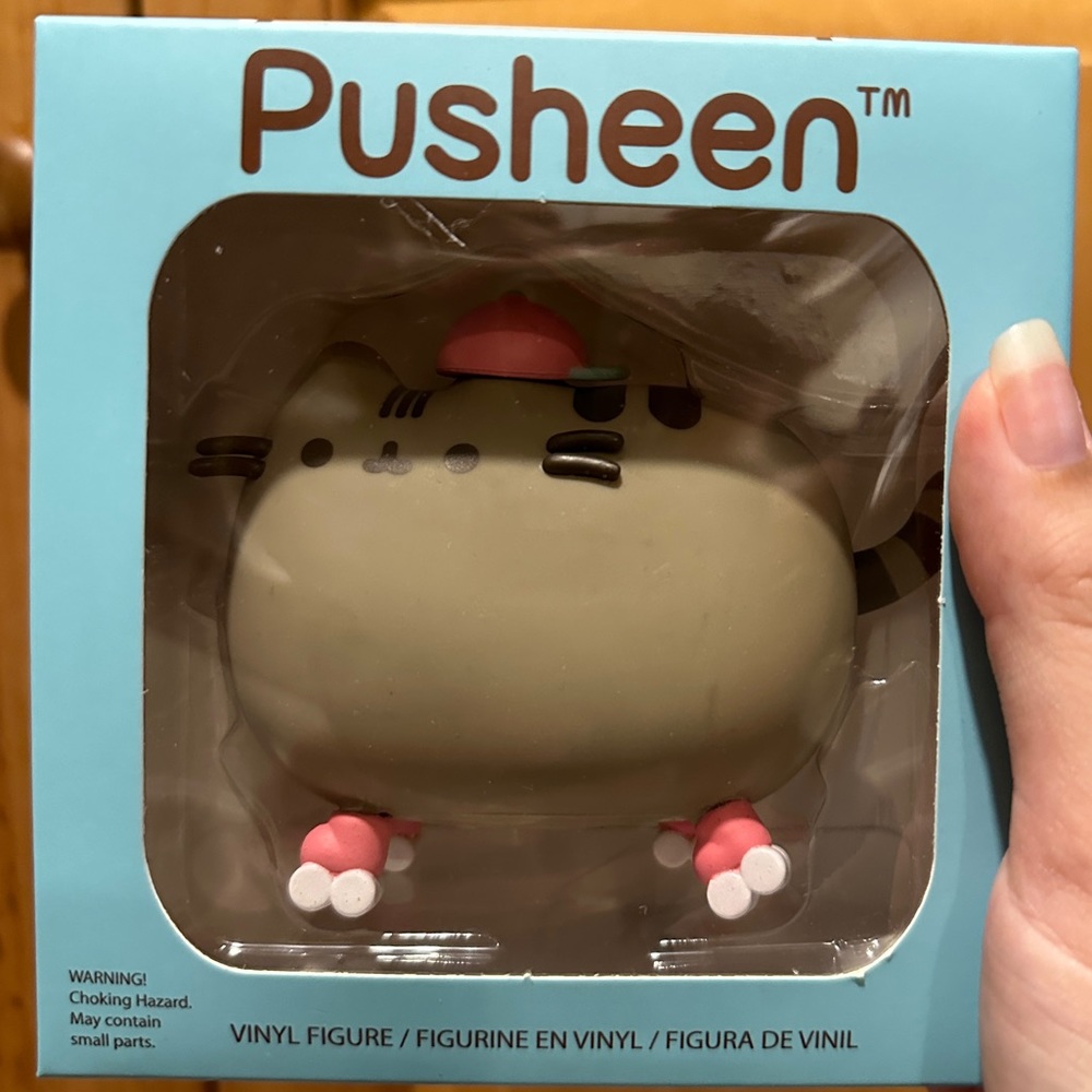 Pusheen Roller Skating Vinyl Figure